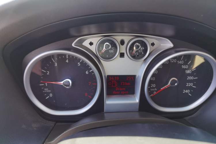 Used Ford Focus 2009 Sedan 1.8L Manual Comfort Model Instrument Cluster