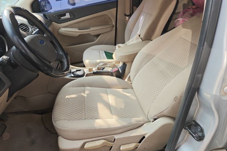 Used Ford Focus 2009 Sedan 1.8L Automatic Fashion Edition Left Front Seat