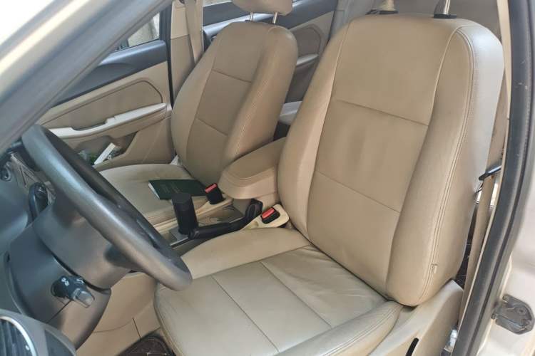 Used Ford Focus 2009 Sedan 1.8L Automatic Fashion Edition Left Front Seat