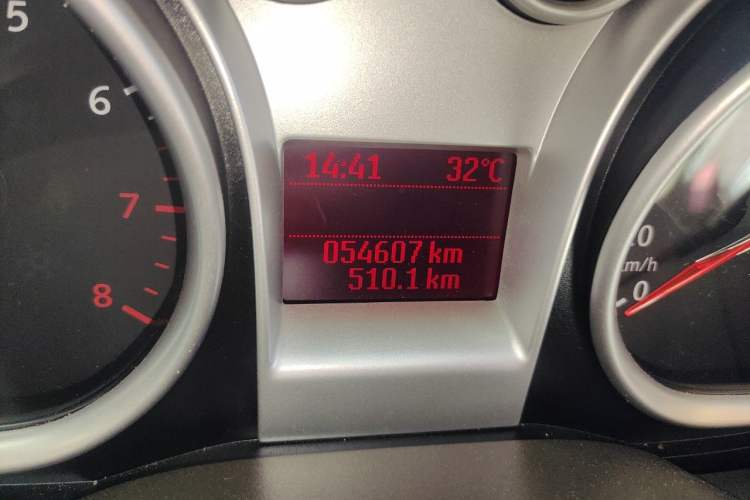 Used Ford Focus 2009 Sedan 1.8L Automatic Fashion Edition Odometer Close Up