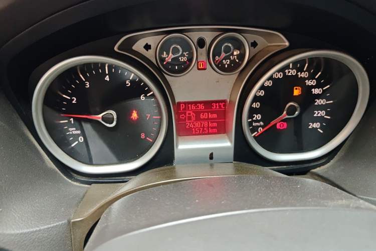 Used Ford Focus 2009 Sedan 1.8L Automatic Fashion Edition Odometer Close Up