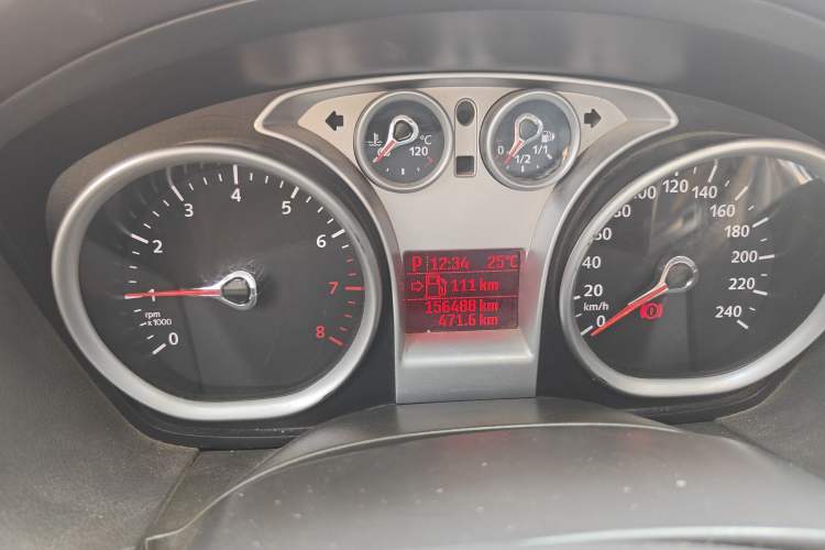 Used Ford Focus 2009 Sedan 1.8L Automatic Fashion Edition Odometer Close Up