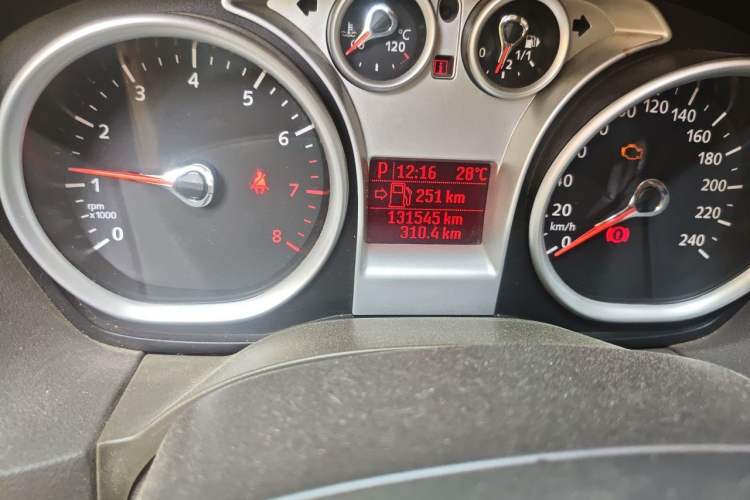 Used Ford Focus 2009 Sedan 1.8L Automatic Fashion Edition Odometer Close Up