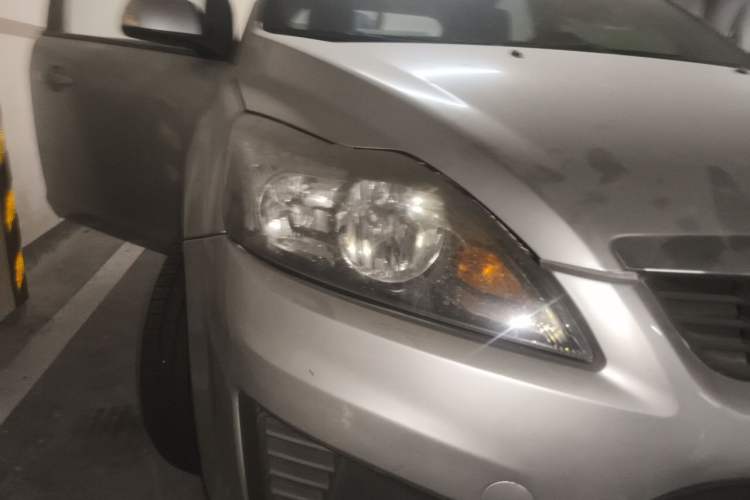 Used Ford Focus 2009 Hatchback 1.8L Manual Comfort Model Right Front Headlight
