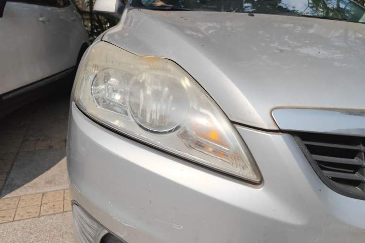 Used Ford Focus 2009 Sedan 1.8L Automatic Fashion Edition Right Front Headlight