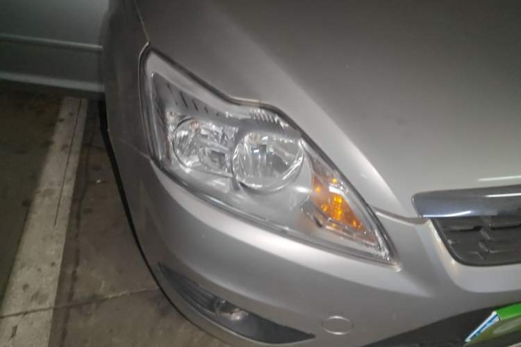 Used Ford Focus 2009 Sedan 1.8L Automatic Fashion Edition Right Front Headlight