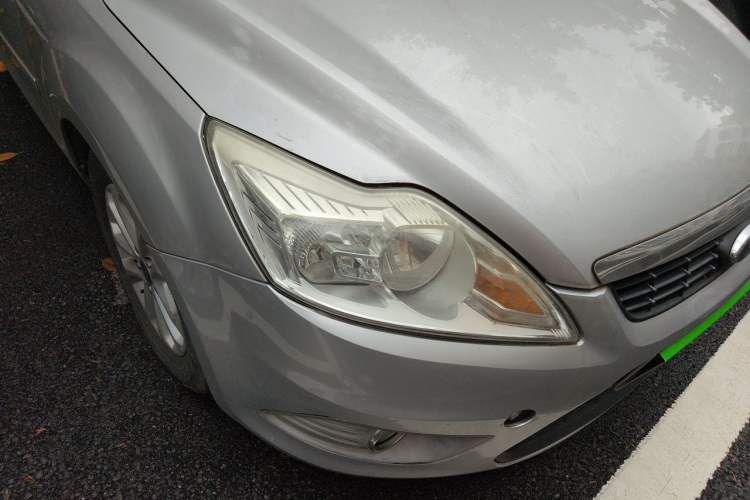 Used Ford Focus 2009 Sedan 1.8L Automatic Fashion Edition Right Front Headlight