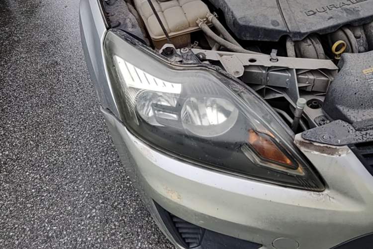 Used Ford Focus 2009 Hatchback 1.8L Manual Comfort Model Right Front Headlight