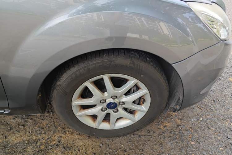 Used Ford Focus 2009 Sedan 1.8L Manual Comfort Model Right Front Wheel Hub
