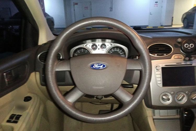 Used Ford Focus 2009 Sedan 1.8L Automatic Fashion Edition Steering Wheel