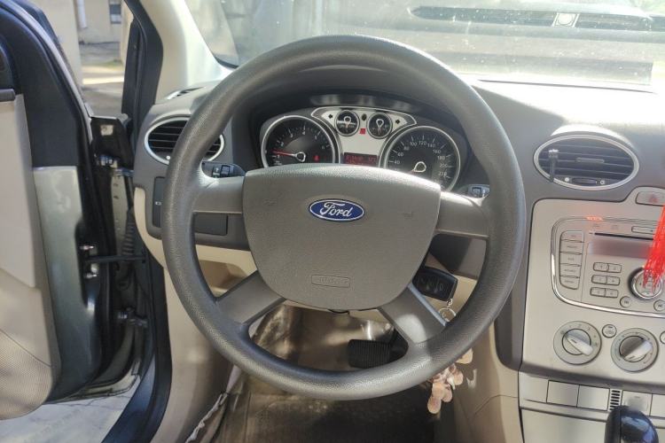 Used Ford Focus 2009 Sedan 1.8L Automatic Fashion Edition Steering Wheel