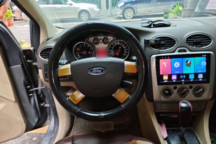 Used Ford Focus 2009 Sedan 1.8L Automatic Fashion Edition Steering Wheel