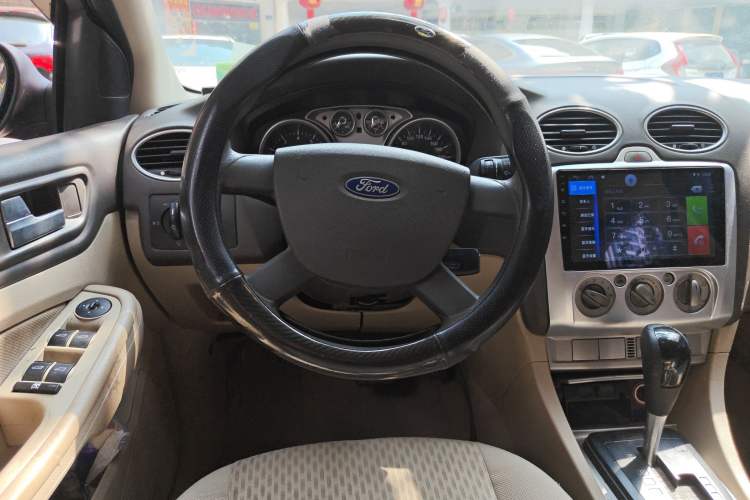 Used Ford Focus 2009 Sedan 1.8L Automatic Fashion Edition Steering Wheel