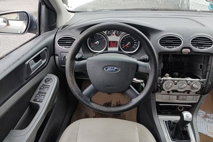 Used Ford Focus 2009 Hatchback 1.8L Manual Comfort Model Steering Wheel