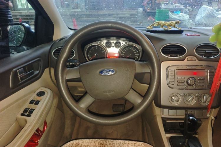 Used Ford Focus 2009 Sedan 1.8L Automatic Fashion Edition Steering Wheel