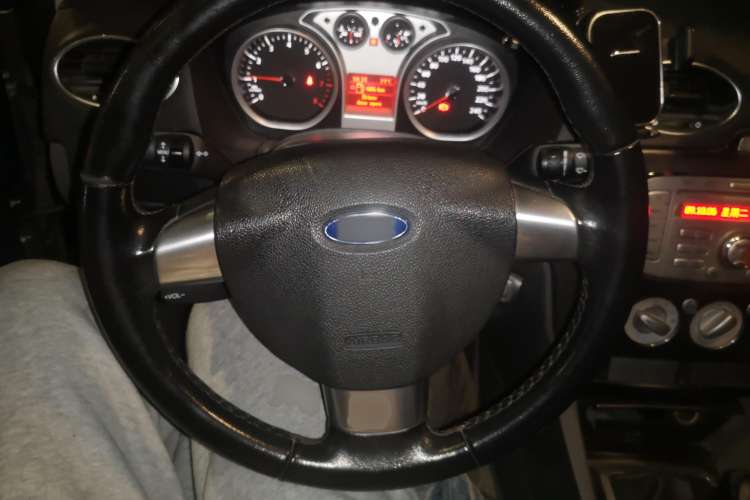 Used Ford Focus 2009 Hatchback 2.0L Manual Sport Model Steering Wheel