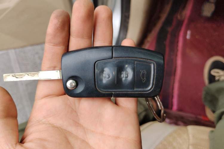 Used Ford Focus 2009 Sedan 1.8L Manual Comfort Model Vehicle Key