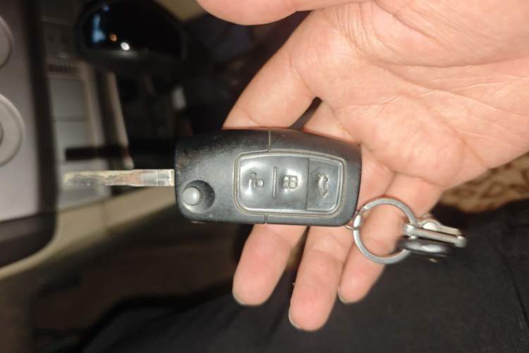 Used Ford Focus 2009 Sedan 1.8L Automatic Fashion Edition Vehicle Key