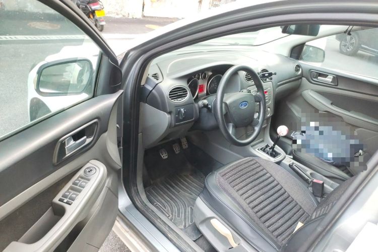 Used Ford Focus 2009 Hatchback 1.8L Manual Comfort Model Driver Seat