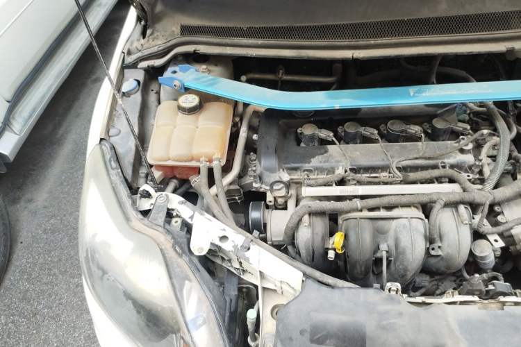Used Ford Focus 2009 Hatchback 1.8L Manual Comfort Model Engine Bay Right