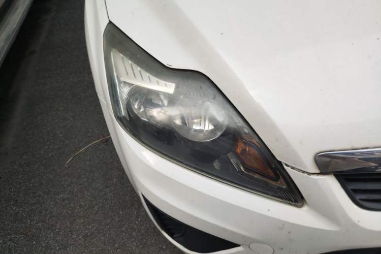 Used Ford Focus 2009 Hatchback 1.8L Manual Comfort Model Right Front Headlight