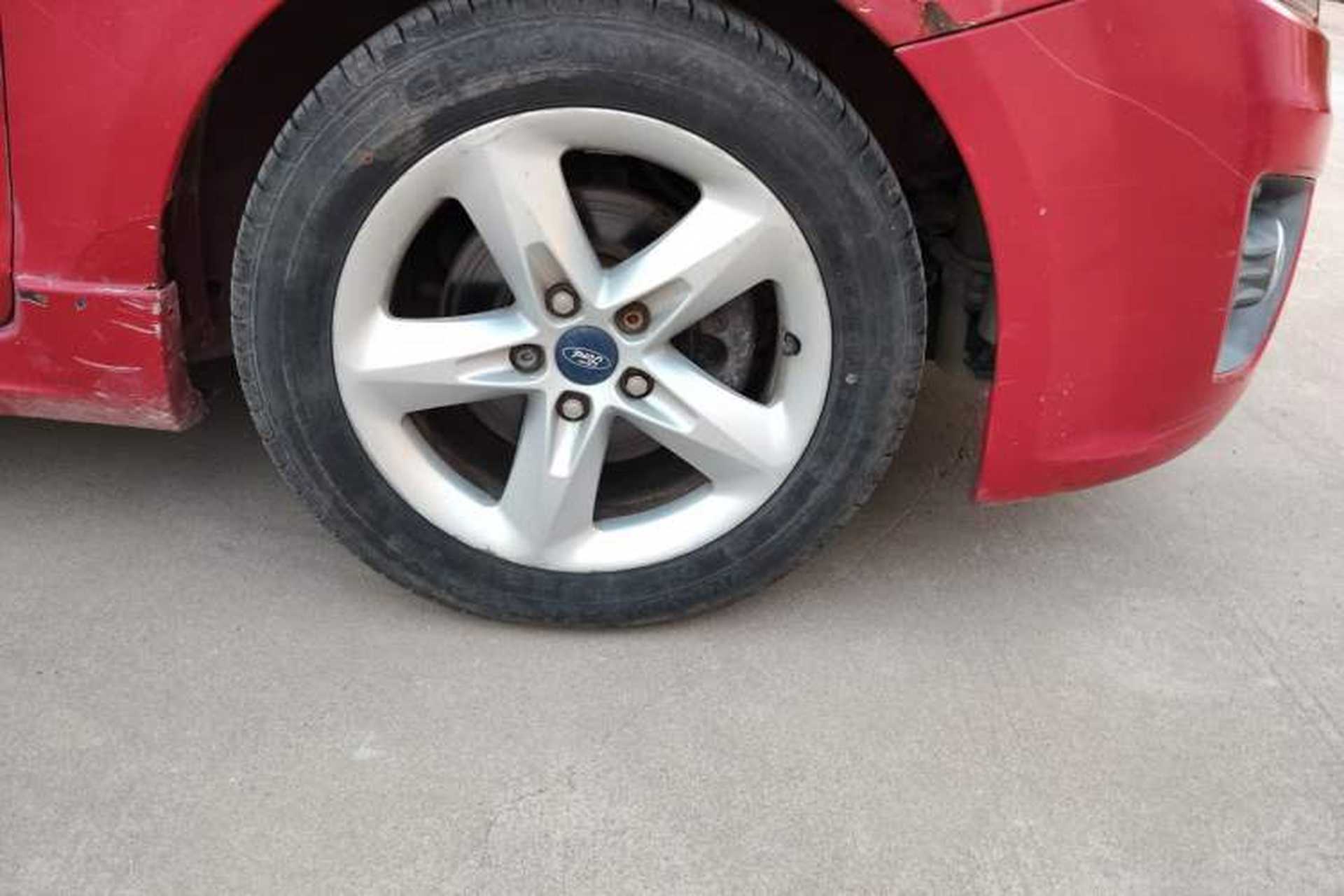 Used Ford Focus 2009 Two-Door 2.0L Automatic Sport Model Right Front Wheel Hub
