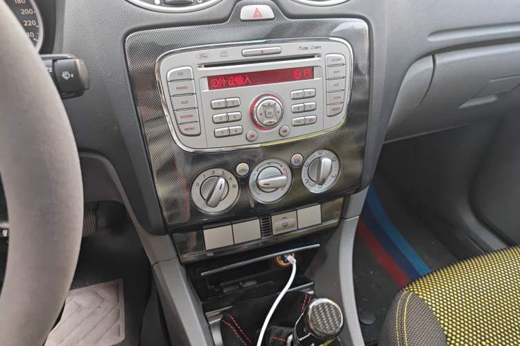 Used Ford Focus 2009 Hatchback 2.0L Manual Sport Model Audio And AC Panel