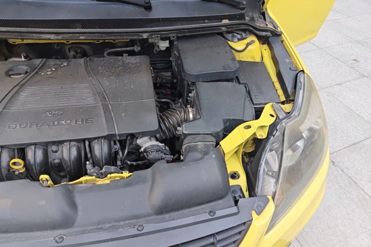 Used Ford Focus 2009 Hatchback 2.0L Manual Sport Model Engine Bay Left