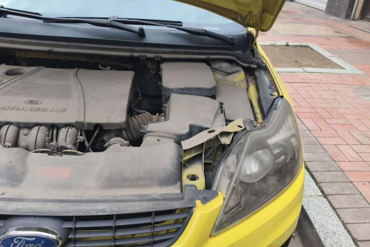 Used Ford Focus 2009 Hatchback 1.8L Manual Comfort Model Engine Bay Left