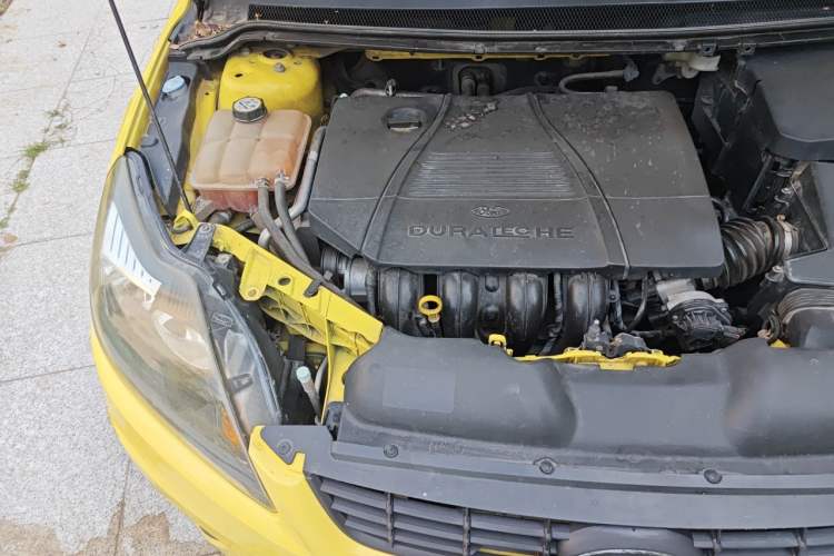 Used Ford Focus 2009 Hatchback 2.0L Manual Sport Model Engine Bay Right