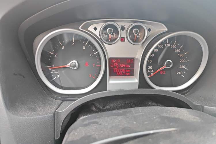Used Ford Focus 2009 Hatchback 2.0L Manual Sport Model Instrument Cluster
