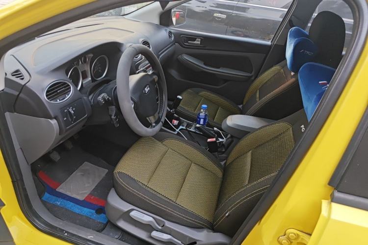 Used Ford Focus 2009 Hatchback 2.0L Manual Sport Model Left Front Seat