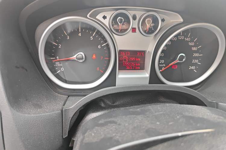 Used Ford Focus 2009 Hatchback 2.0L Manual Sport Model Odometer Close Up