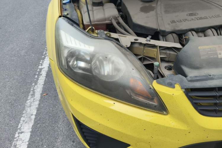 Used Ford Focus 2009 Hatchback 1.8L Manual Comfort Model Right Front Headlight