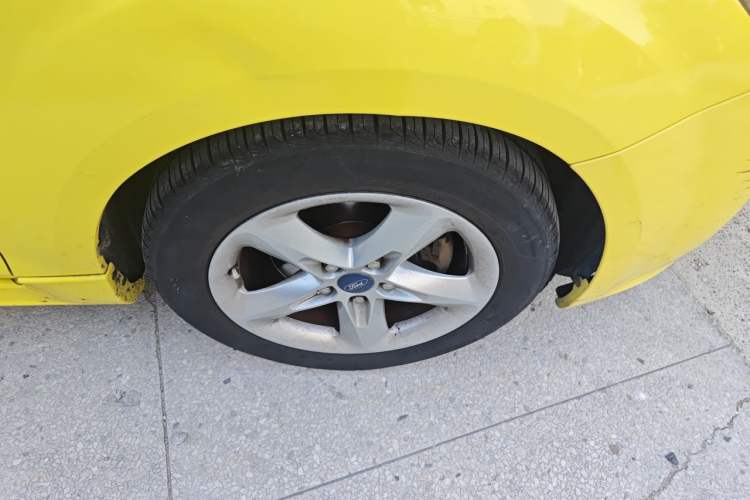 Used Ford Focus 2009 Hatchback 2.0L Manual Sport Model Right Front Wheel Hub