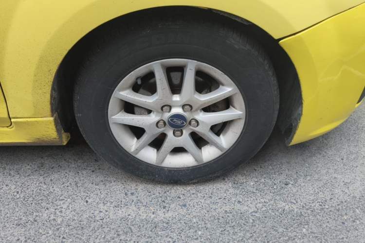 Used Ford Focus 2009 Hatchback 1.8L Manual Comfort Model Right Front Wheel Hub
