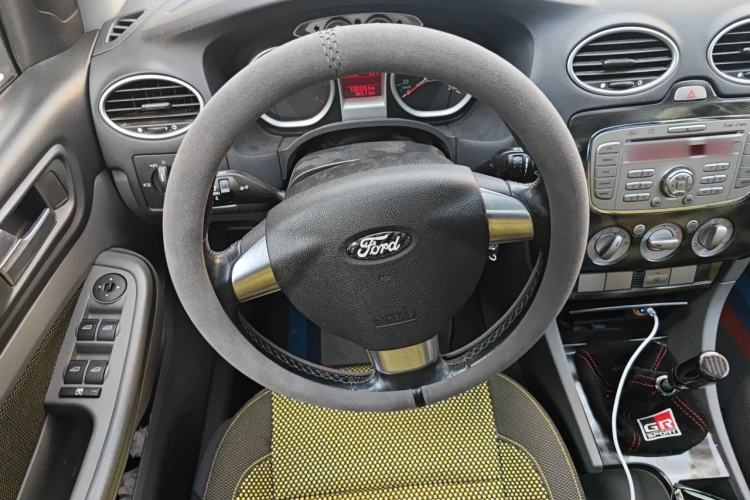 Used Ford Focus 2009 Hatchback 2.0L Manual Sport Model Steering Wheel