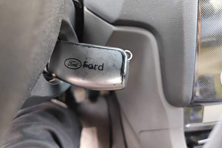 Used Ford Focus 2009 Hatchback 2.0L Manual Sport Model Vehicle Key
