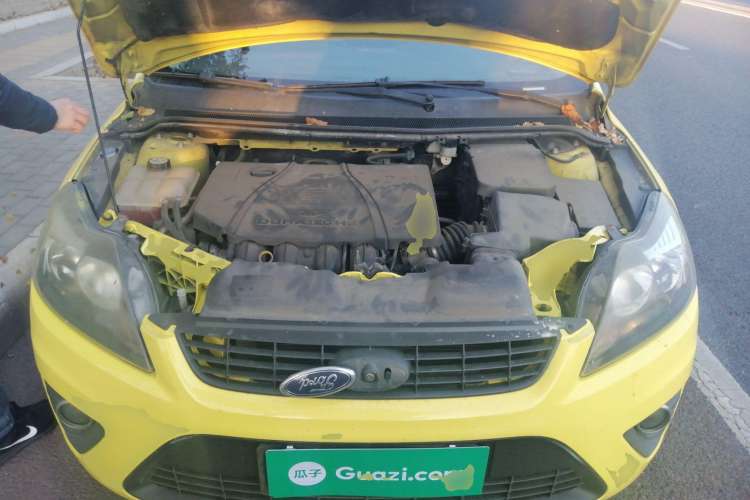 Used Ford Focus 2010 Hatchback 2.0L SVP Limited Edition Engine Bay