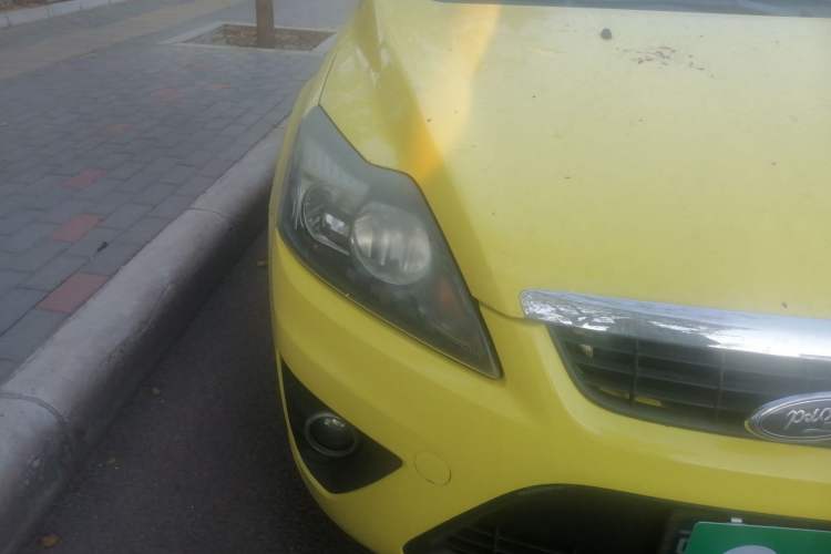 Used Ford Focus 2010 Hatchback 2.0L SVP Limited Edition Right Front Headlight