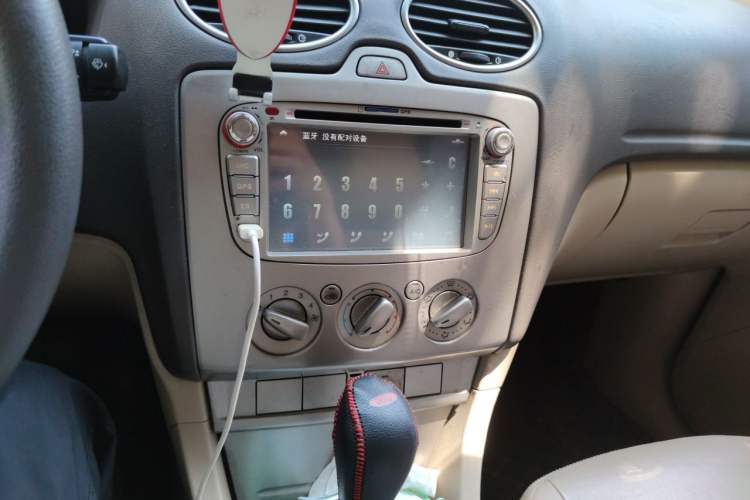 Used Ford Focus 2011 Sedan 1.8L Automatic Fashion Edition Audio And AC Panel
