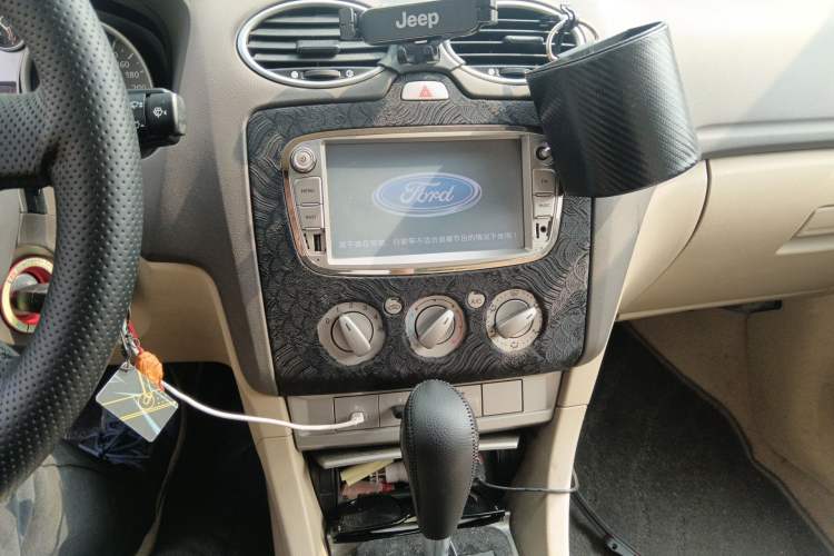 Used Ford Focus 2011 Hatchback 1.8L Automatic Fashion Edition Audio And AC Panel