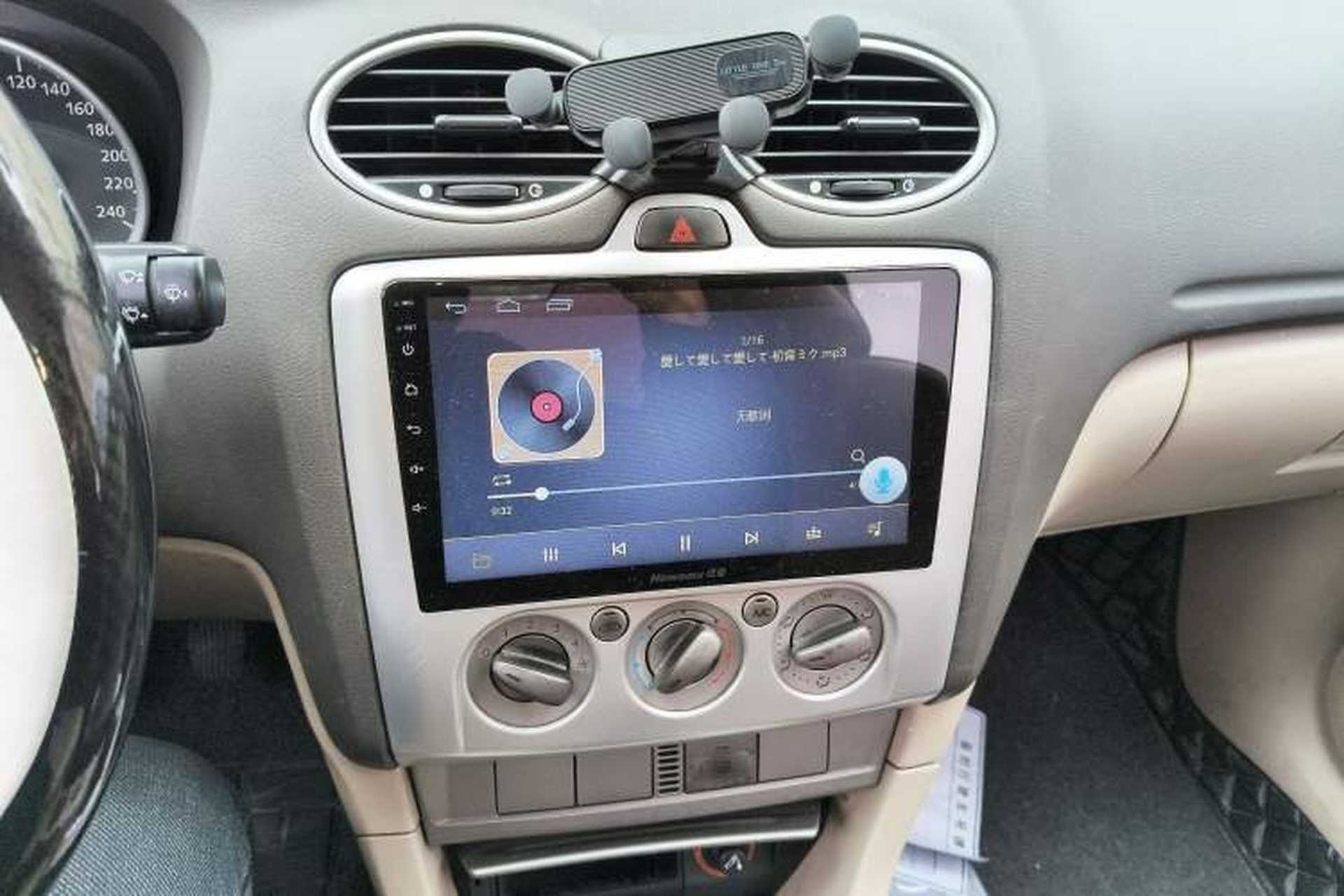 Used Ford Focus 2011 Sedan 1.8L Manual Classic Model Audio And AC Panel