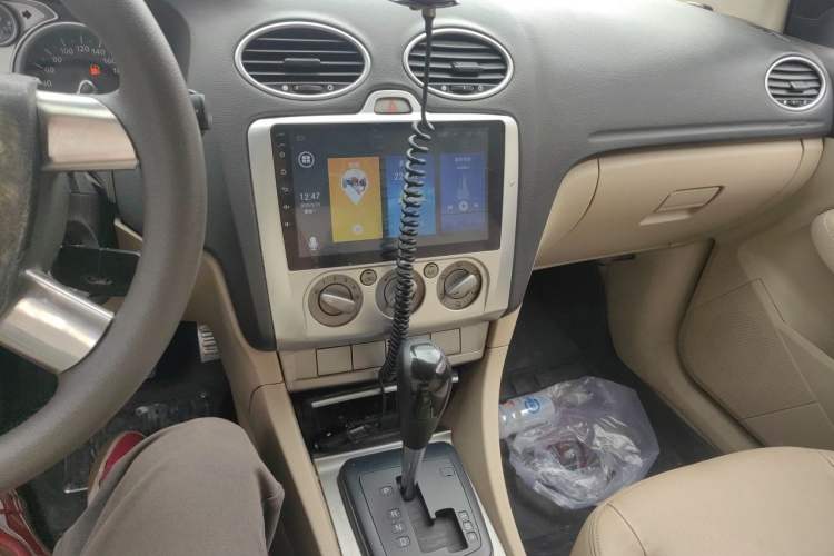 Used Ford Focus 2011 Hatchback 1.8L Automatic Fashion Edition Audio And AC Panel