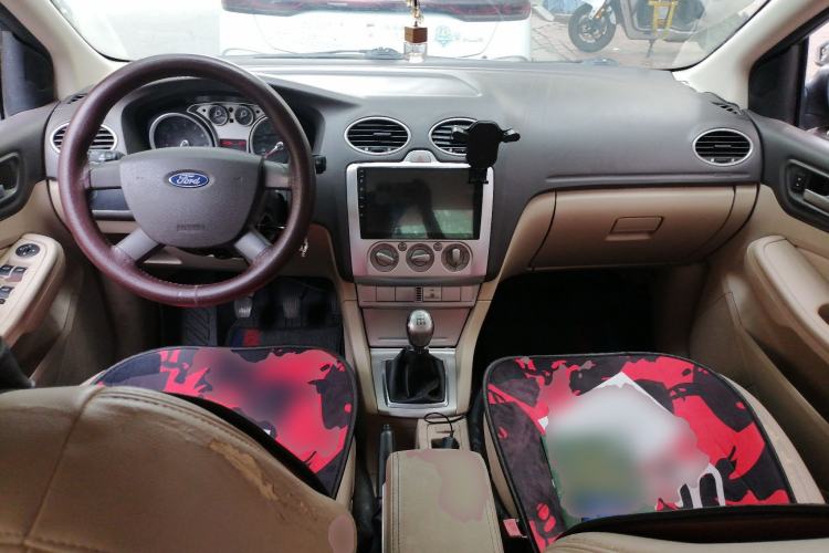 Used Ford Focus 2011 Sedan 1.8L Manual Classic Model Center Console