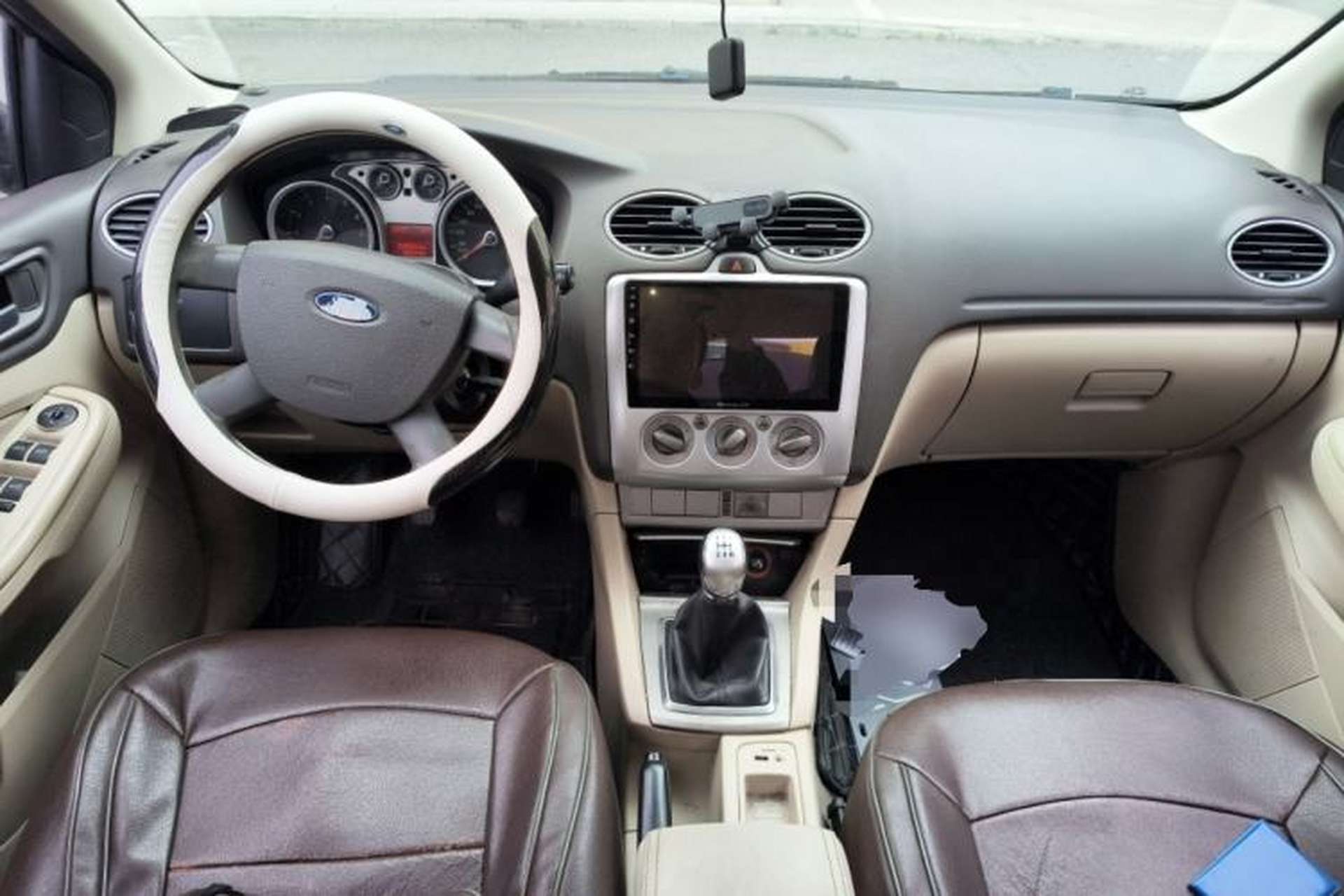 Used Ford Focus 2011 Sedan 1.8L Manual Classic Model Center Console