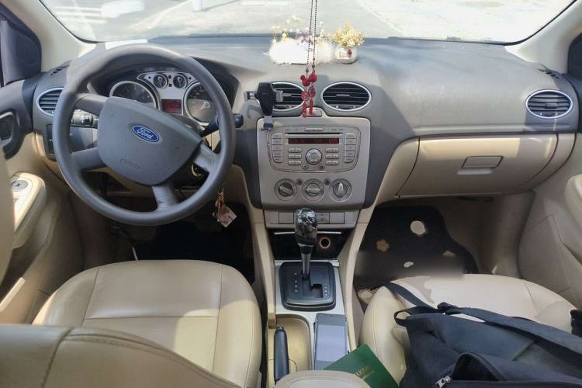 Used Ford Focus 2011 Hatchback 1.8L Automatic Fashion Edition Center Console