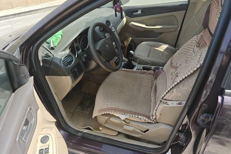 Used Ford Focus 2011 Sedan 1.8L Manual Comfort Model Driver Seat