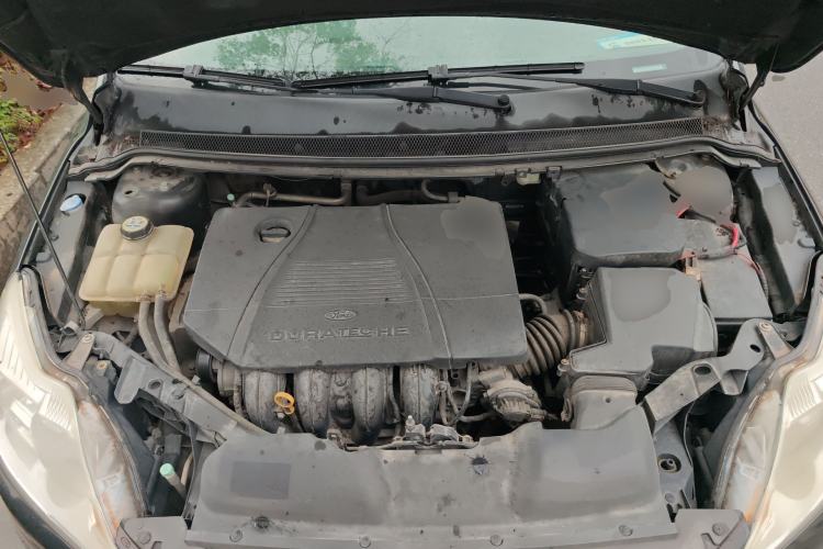 Used Ford Focus 2011 Sedan 1.8L Manual Comfort Model Engine Bay