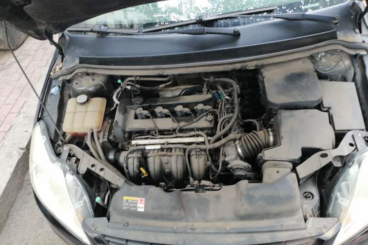 Used Ford Focus 2011 Sedan 1.8L Manual Classic Model Engine Bay